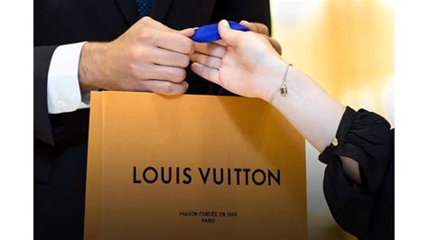 louis vuitton jobs salary|louis vuitton customer service jobs.